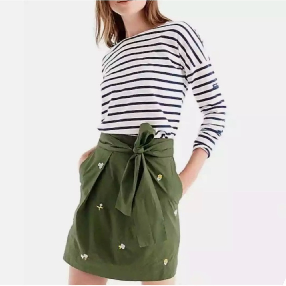 ❤️2/$15 or 3/$21❤️ J. Crew Olive Embroidered Miniskirt w/Tie Waist, Size 00